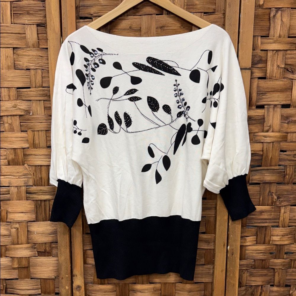 Elegant Black Leaf Pattern Sweater